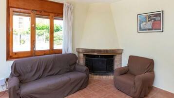 Casa, 4 dormitoris, terrassa | Sala d'estar