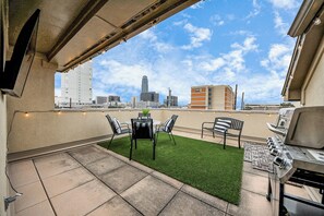 Property grounds - Houston/The Manor/77056/Corporate Stays 30+ Days (Houston)