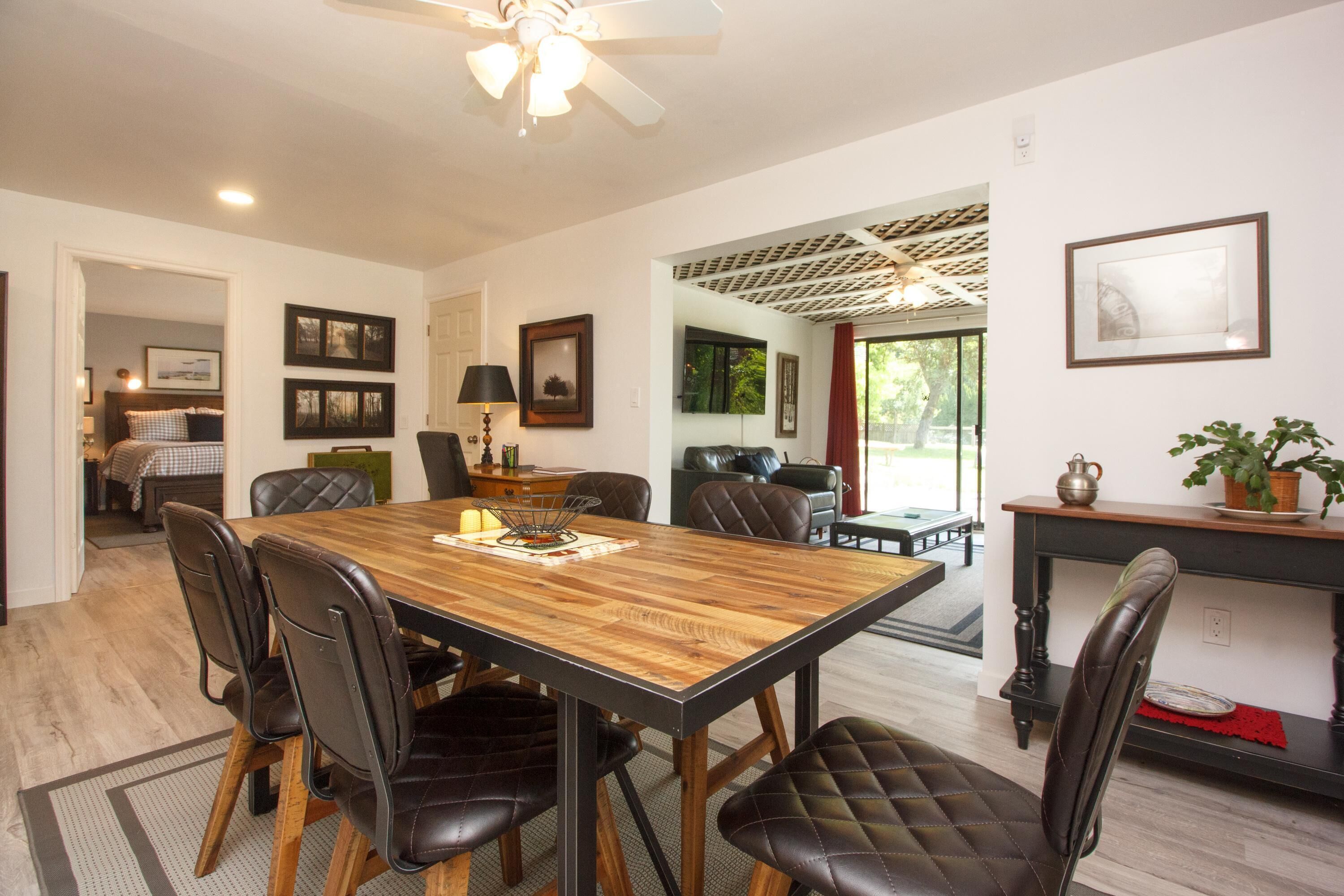 Apartemen, Beberapa Tempat Tidur, perapian, pemandangan kebun (Coles Bay Beaches Golf Trails) | Tempat makan