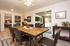 Apartment, Multiple Beds, Fireplace, Garden View (Coles Bay Beaches Golf Trails) | Dining - Cole's Bay Vacation Retreat Cole's Bay Suite (Sidney)