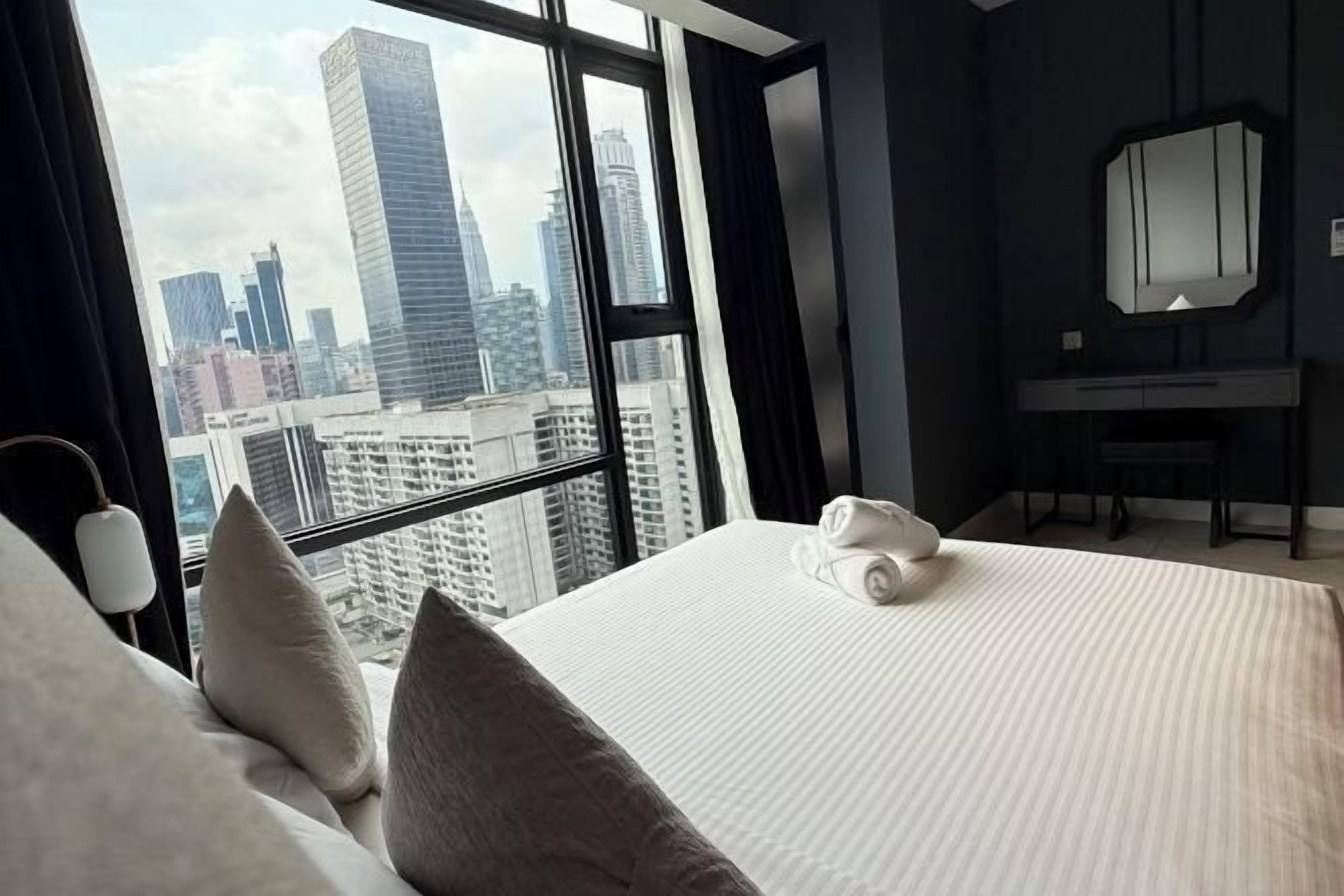 Zimmersafe, Schreibtisch, schallisolierte Zimmer, Bügeleisen/Bügelbrett