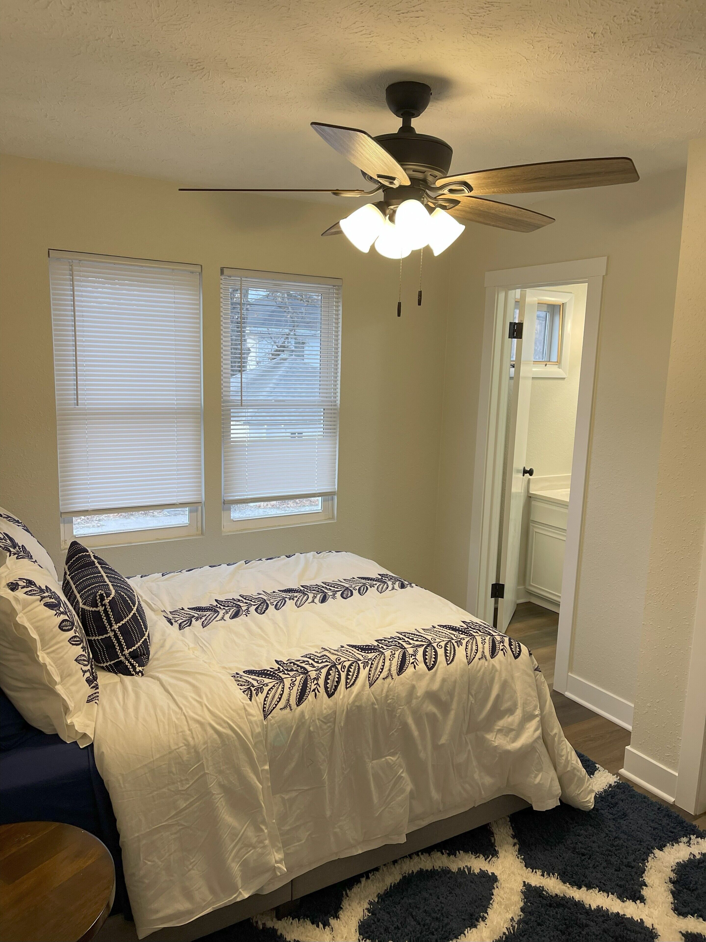 アイロン / アイロン台、WiFi、ベッドシーツ