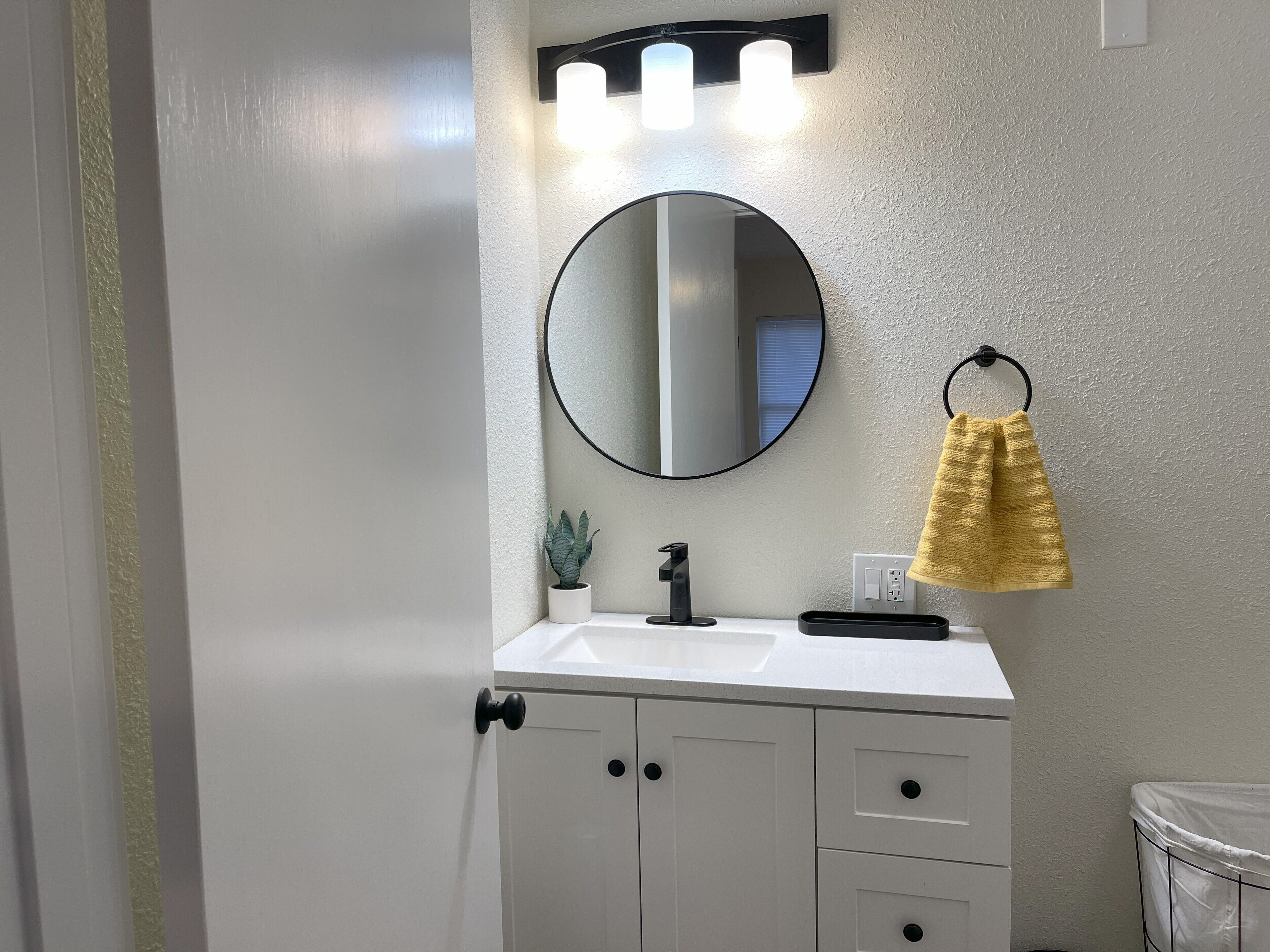 シャワー、ヘアドライヤー、タオル、石鹸