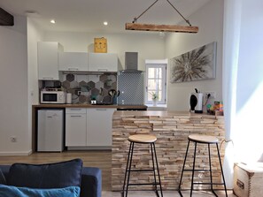 Private kitchen - At the gates of the abbey (Saint-Cyprien)