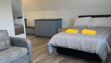 House | 5 bedrooms, iron/ironing board, free WiFi, bed sheets