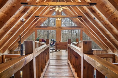 Crickett Lane - 8 Stall Horse Barn