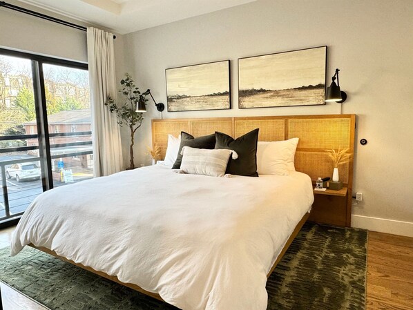 3 bedrooms, desk, iron/ironing board, travel cot