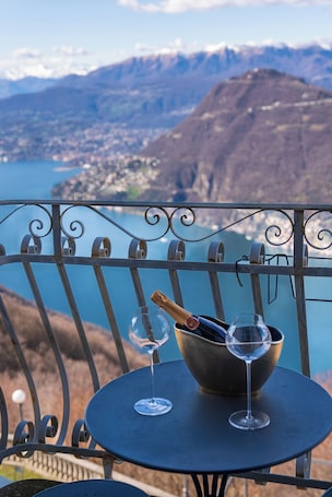 Caja de seguridad en la habitación, escritorio y wifi gratis . Hotel Funicolare