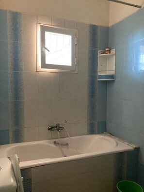 Shower, toilet paper - Bagdadi region tourist area Mahdia sea view (mahdia)
