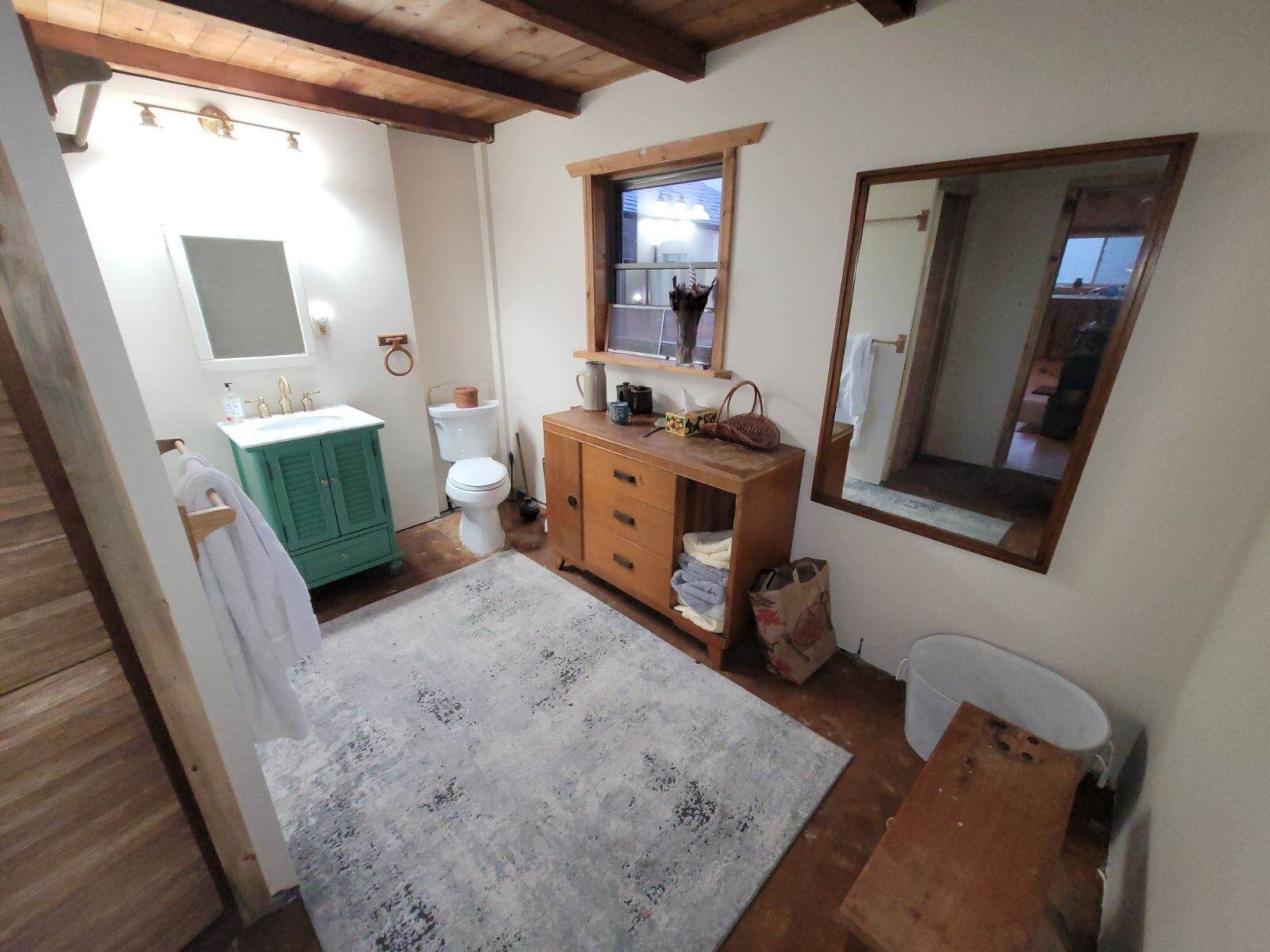 Dusch, hårtork, bidé och handdukar