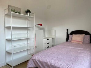 Rom – standard, 1 enkeltseng, bassengutsikt | Wi-fi (inkludert)