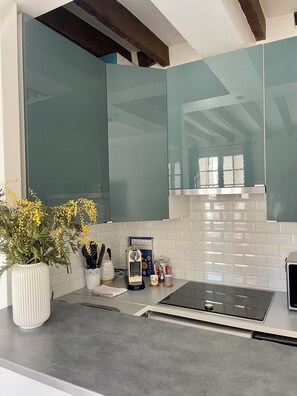 Micro-ondas, fogão, cooktop, liquidificador