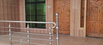 7 Cs Guest House