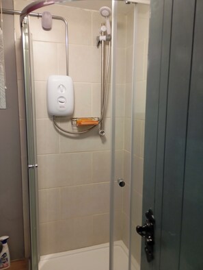 Ferienhaus | Badezimmer | Dusche, Haartrockner, Handtücher