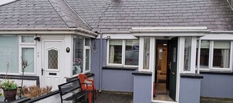 Cosy Cottage- Sleeps 4, Free Parking & Golf Nearby