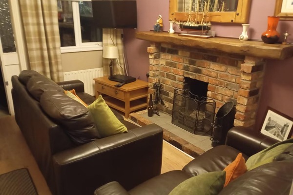 Cottage | Living area | Fireplace