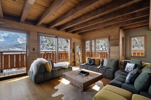 TV, fireplace - La Combe Blanche - Balcon sur le Mont-Blanc (Combloux)