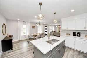 Interior - Houston/Oak's Haven/77018/Corporate Stays 30+ Days (Houston)