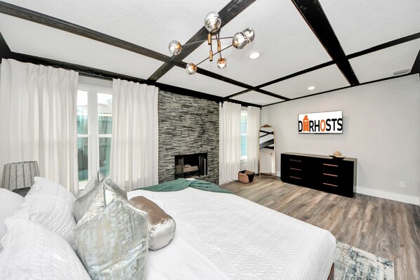 4 bedrooms, WiFi, bed sheets - Houston/Oak's Haven/77018/Corporate Stays 30+ Days (Houston)