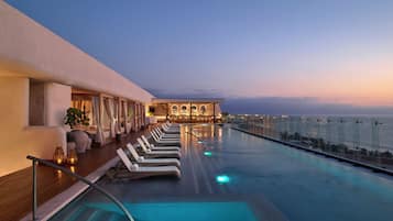 3 outdoor pools, pool umbrellas