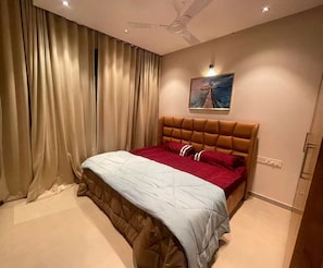 2 bedrooms, WiFi, bed sheets