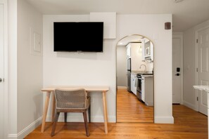 Deluxe Studio Suite | Living area - Hygge House Suites (Newburyport)