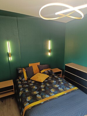 1 bedroom, free WiFi, bed sheets