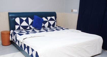 Cool bed & breakfast with AC in Ashiaman Kubekro No 1
