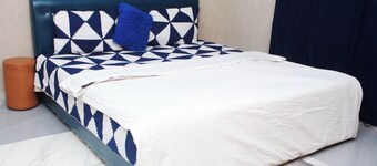 Cool bed & breakfast with AC in Ashiaman Kubekro No 1