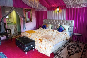 Luxury Double or Twin Room, Patio, Desert View | Desk, bed sheets