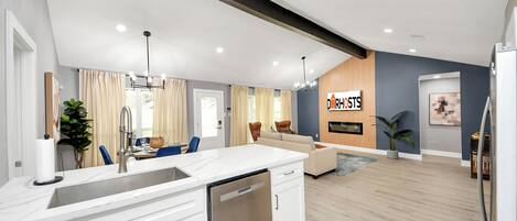 المنشأة من الداخل