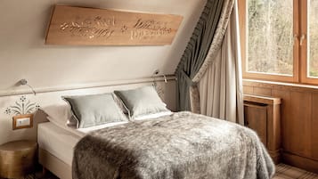 Family Quadruple Room | In-room safe, free WiFi, bed sheets
