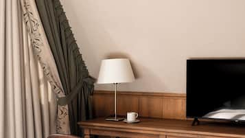 Deluxe Double Room, Bathtub | Bathroom | Hair dryer, slippers, towels, soap