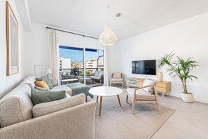 Unclassified image, 4 of 25, button