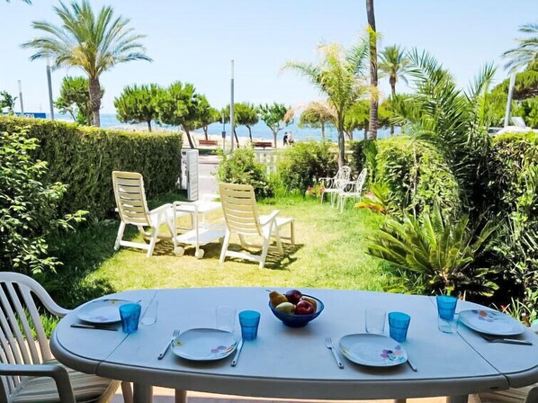 Outdoor dining - Global Costa Blanca II 8314 (Cambrils)