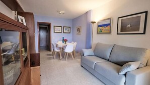 Unclassified image, 3 of 12, button - Global Costa Blanca II 8314 (Cambrils)
