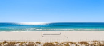 Paradise! 2br/2ba Renovated Beachfront Condo with Private Balcony & Pool