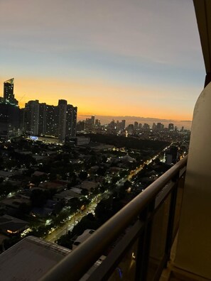 Standard-Apartment, Balkon, Stadtblick | Terrasse/Patio