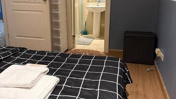 1 bedroom, in-room safe, desk, laptop workspace