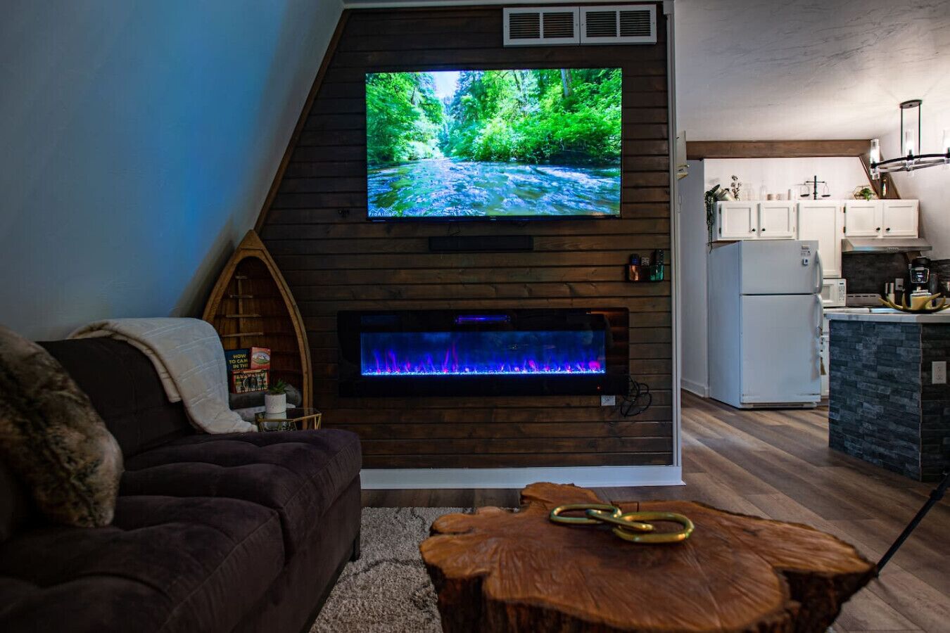 TV, fireplace, stereo