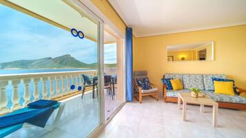 House, 3 Bedrooms | Living area