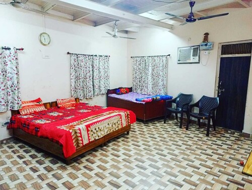 Best rooms available near Bihari ji temple vrindavan