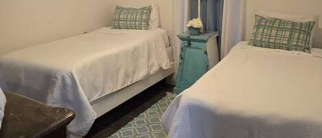 4 bedrooms, WiFi, bed sheets