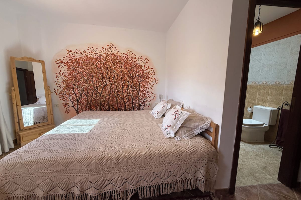 Doppia Premium, 1 letto king, bagno privato, vista montagna | Copriletto in piuma, materassi in memory foam, Wi-Fi gratuito, lenzuola