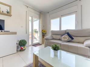 Living area - Global El Santiago II 8315 (Roses)