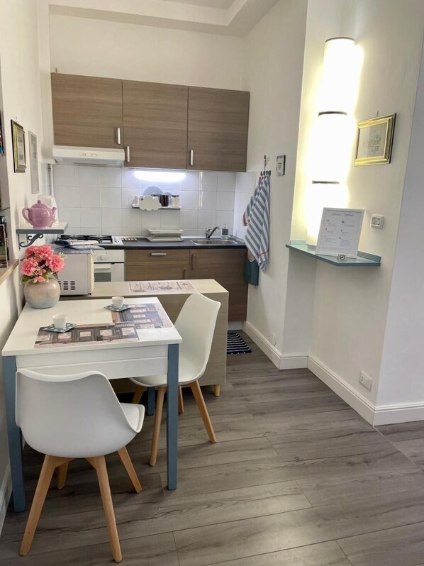 House, Multiple Bedrooms, Accessible, Garden View | Interior - Roma Stellata Guest House (Rome)