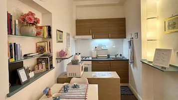 House, Accessible, Garden View | Dining room