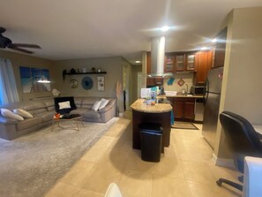 Smart TV, computer monitors