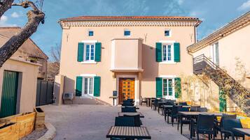 EntrĂ©e de lâhĂ©bergement