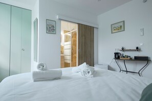 Superior Double Room, Ensuite | Free WiFi - La sousto de Lili (Rasteau)